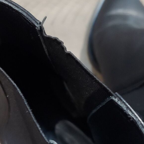 Vince Black Leather Chelsea Booties Sz 7.5 - Picture 12 of 13